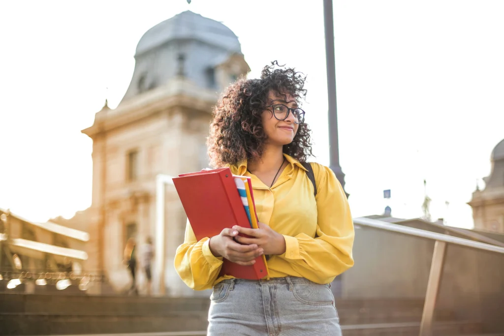 Une étudiante marocaine qui fait ses études universitaires en France